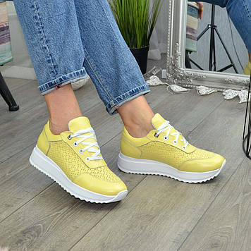 Кросівки шкіряні жіночі на шнурівці, колір жовтий