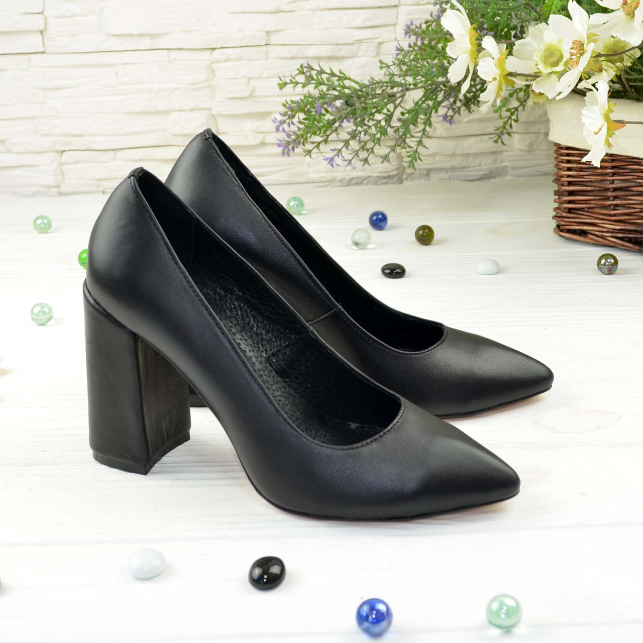 Туфлі жіночі шкіряні на стійкому каблуці, колір чорний, фото 1