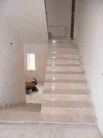 Сходи з мармуру