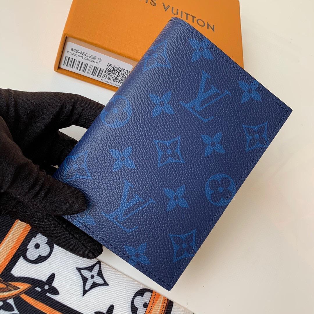Обкладинка на паспорт від Louis Vuitton