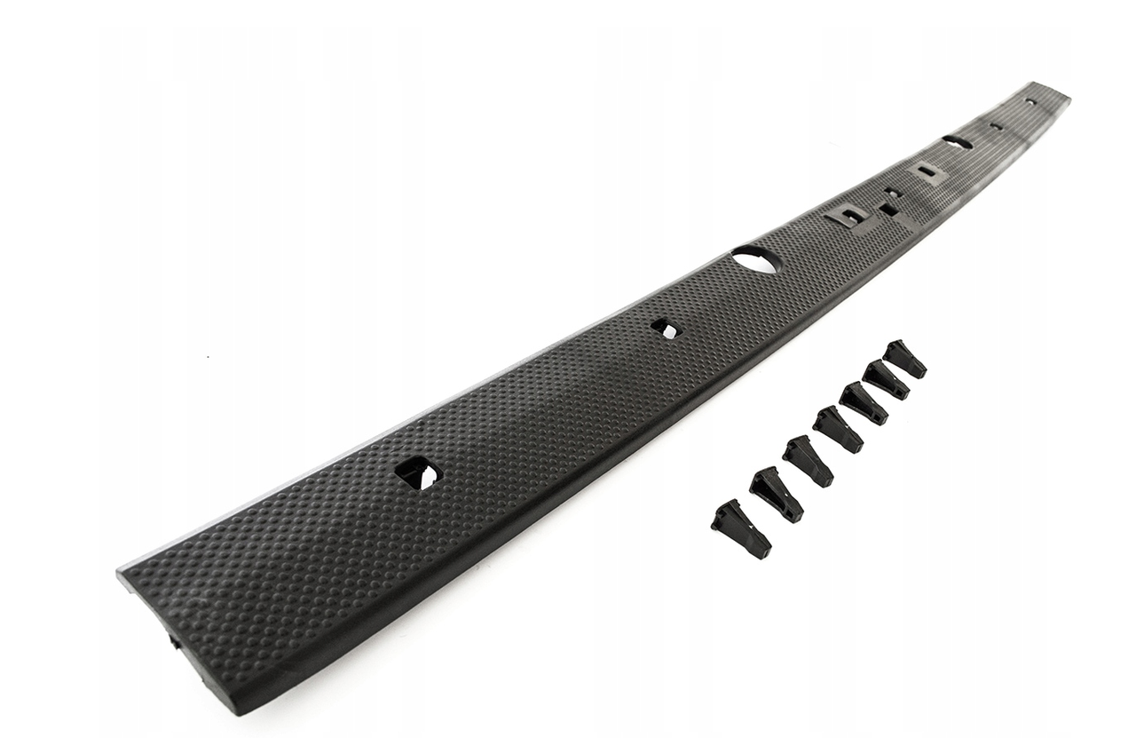 Листва (накладка) задня на порозі двері до Mercedes Sprinter VW LT - фото 1 - id-p1904029602