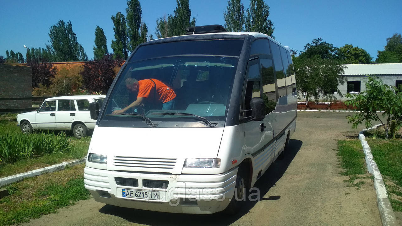 Iveco MAGO 59.12 лобове скло