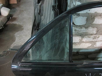 Заднє праве глухе дверне скло mercedes-benz w210 e-class