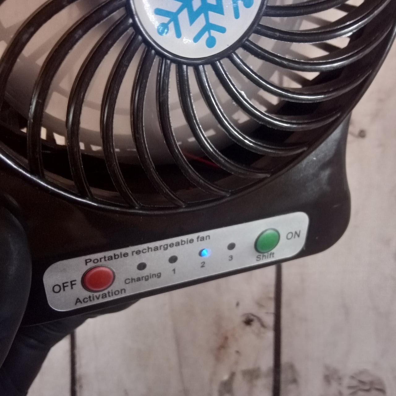 Беспроводной мини вентилятор Mini Fan на аккумуляторе \ батарейках в дорогу, машину, поезд, дачу (живые фото) - фото 3 - id-p1212471717