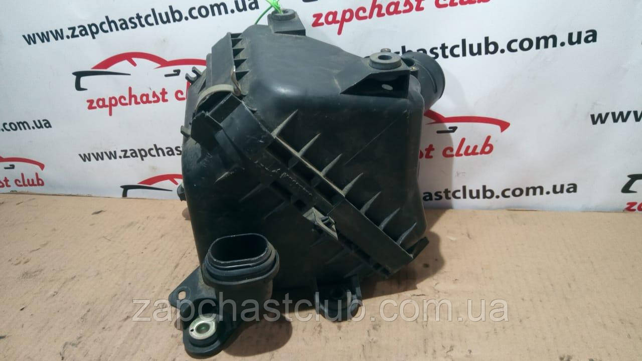 Корпус повітряного фільтра MR993558 51387422 Mitsubishi Grandis