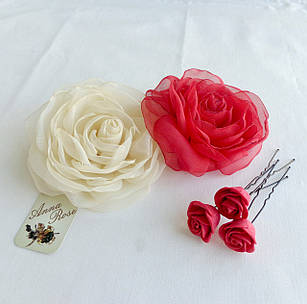 Брошка з тканини ручної роботи "Червона, кремова троянда"