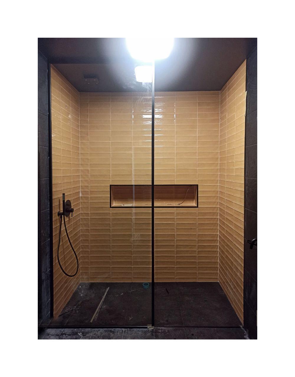 Душевая Перегородка в Черном Профиле — в Категории "Ограждения и ...