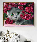Алмазна вишивка, зеленувато-очікувальний котик у квітах 30х40 см, квадратні стрази, повна викладка, фото 3