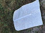 Білий флізеліновий чохол 60/140 см для зберігання речей на плічках, фото 2