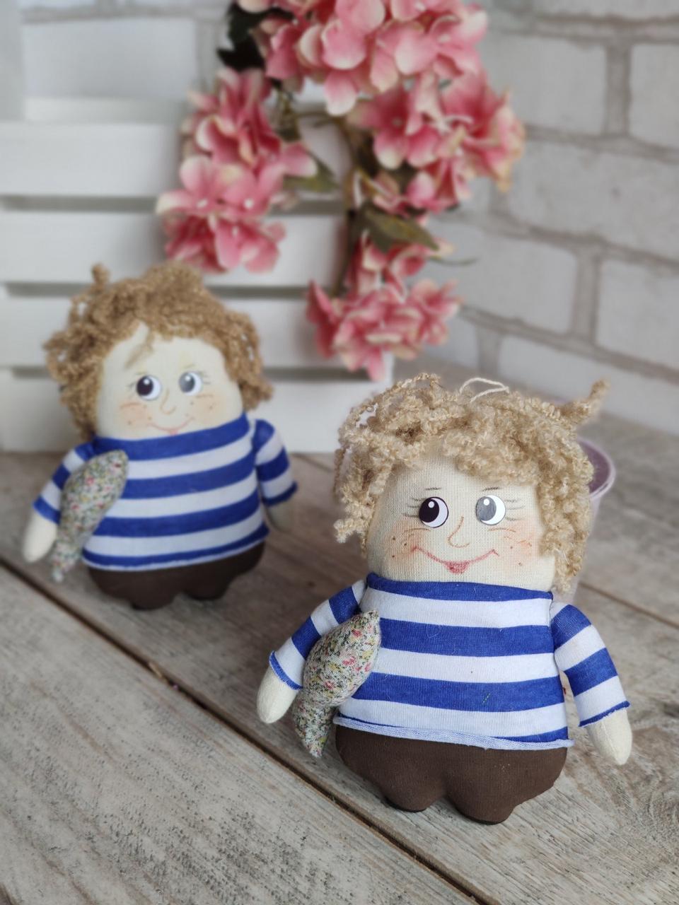 Янгол "Морячок з рибою",ангел ручної роботи, h-16см 95/75 (ціна за 1ангела +20гр.), фото 1