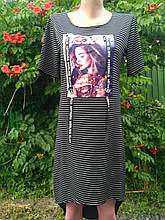 Плаття в смужку з хвостом з аплікацією