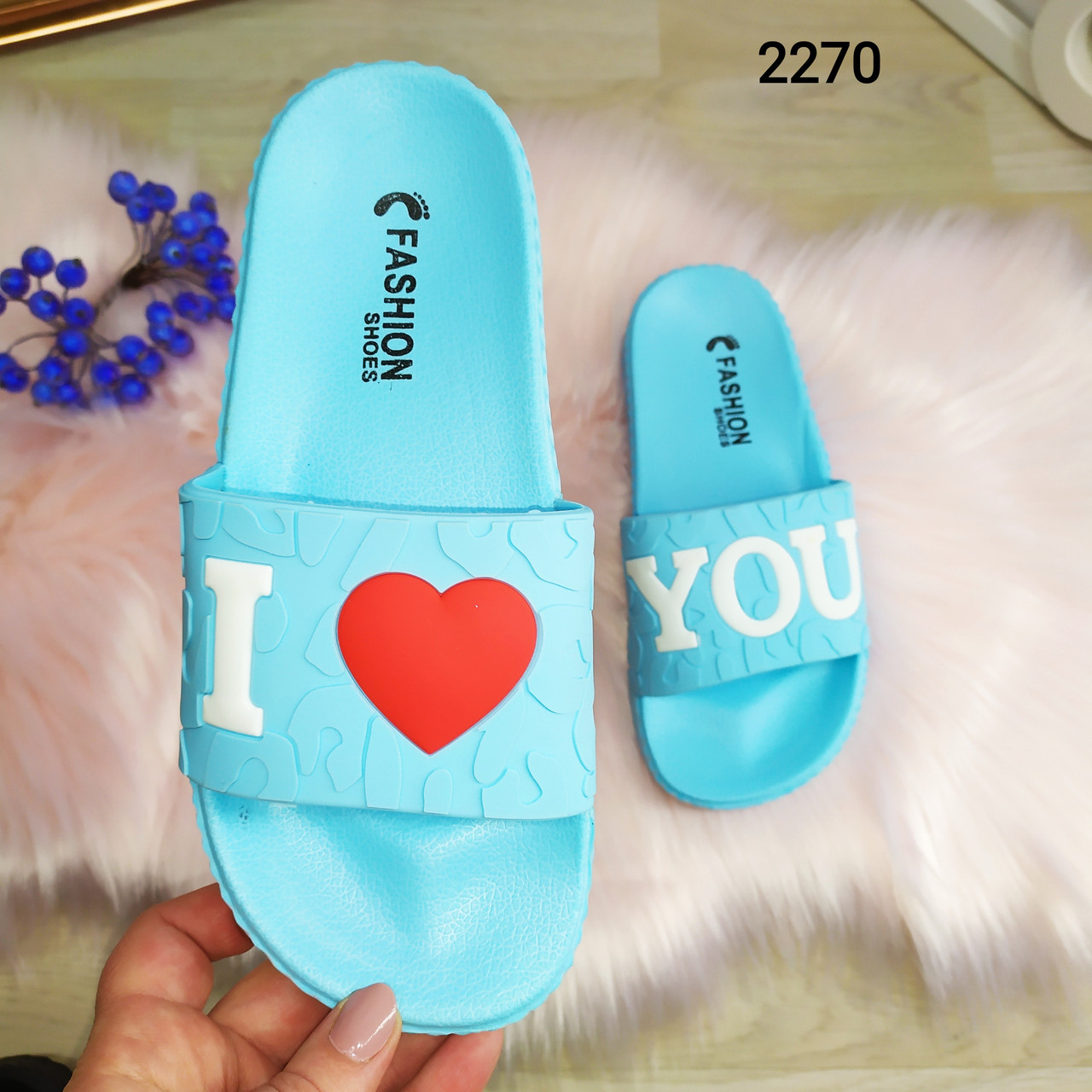 Жіночі шлепанці силіконові на пенні з сердечками