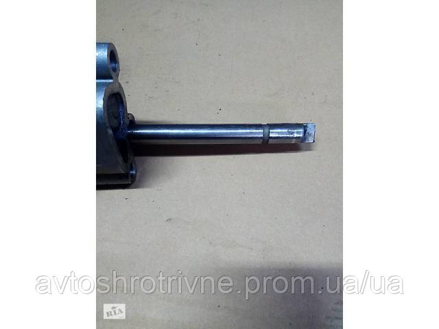 Купить Б/у масляный насос для Volkswagen Caddy(026115153A)1.9D, цена ...