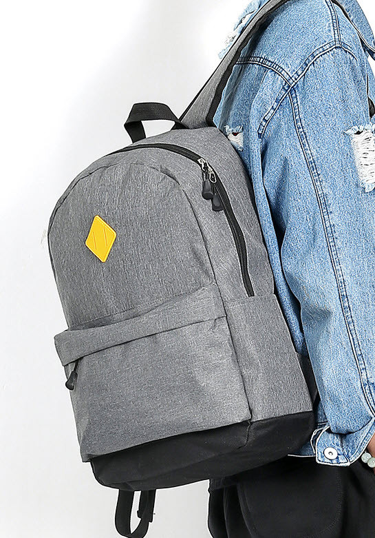 Місткий тканинний рюкзак з ущільненим дном для школи