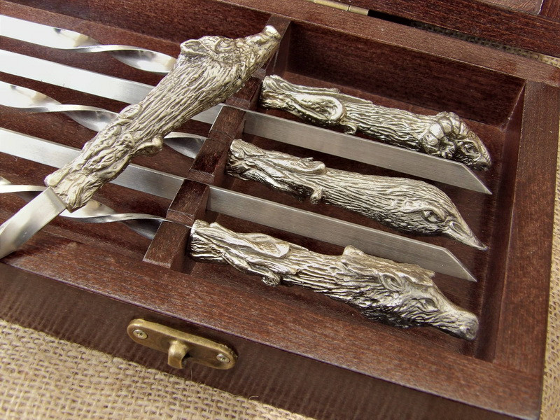 Подарунковий набір шампурів "Охотниковий трофей" у кейсі з натурального дерева