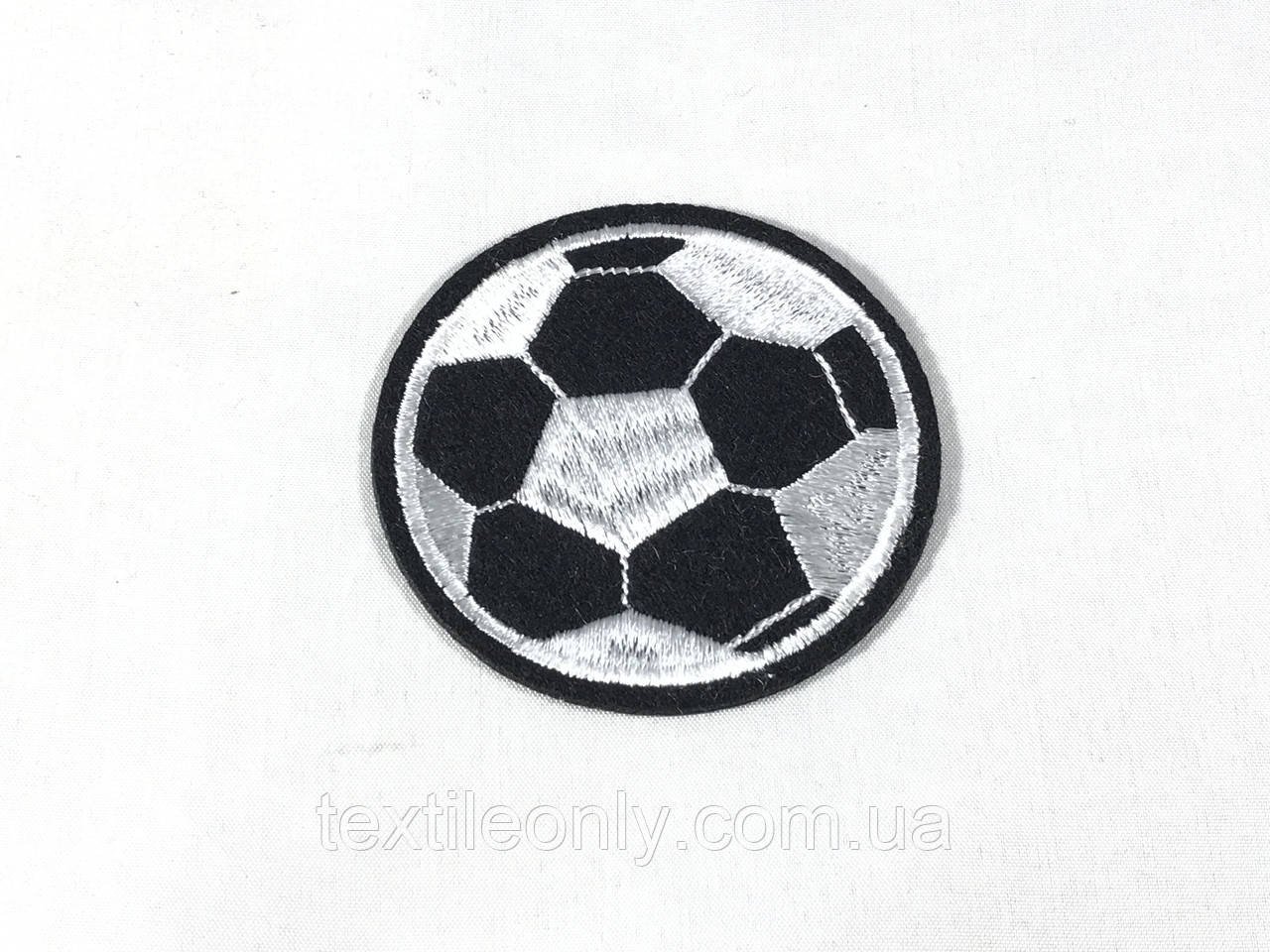 Нашивка Футбольный мяч черно белый 65 мм - фото 1 - id-p1214365797