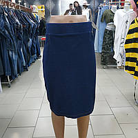 Трикотажная юбка синяя батал