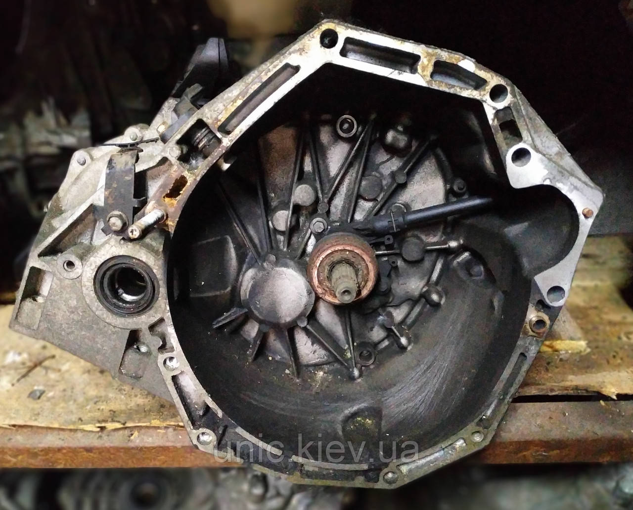 КПП 6-ти ступ. 1.6 16V Рено Меган 3, Сценік 3 б/в (TL4A030, 7701700598, 7701700571)