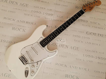 Електрогітара Fender Stratocaster Standard White Rosewood