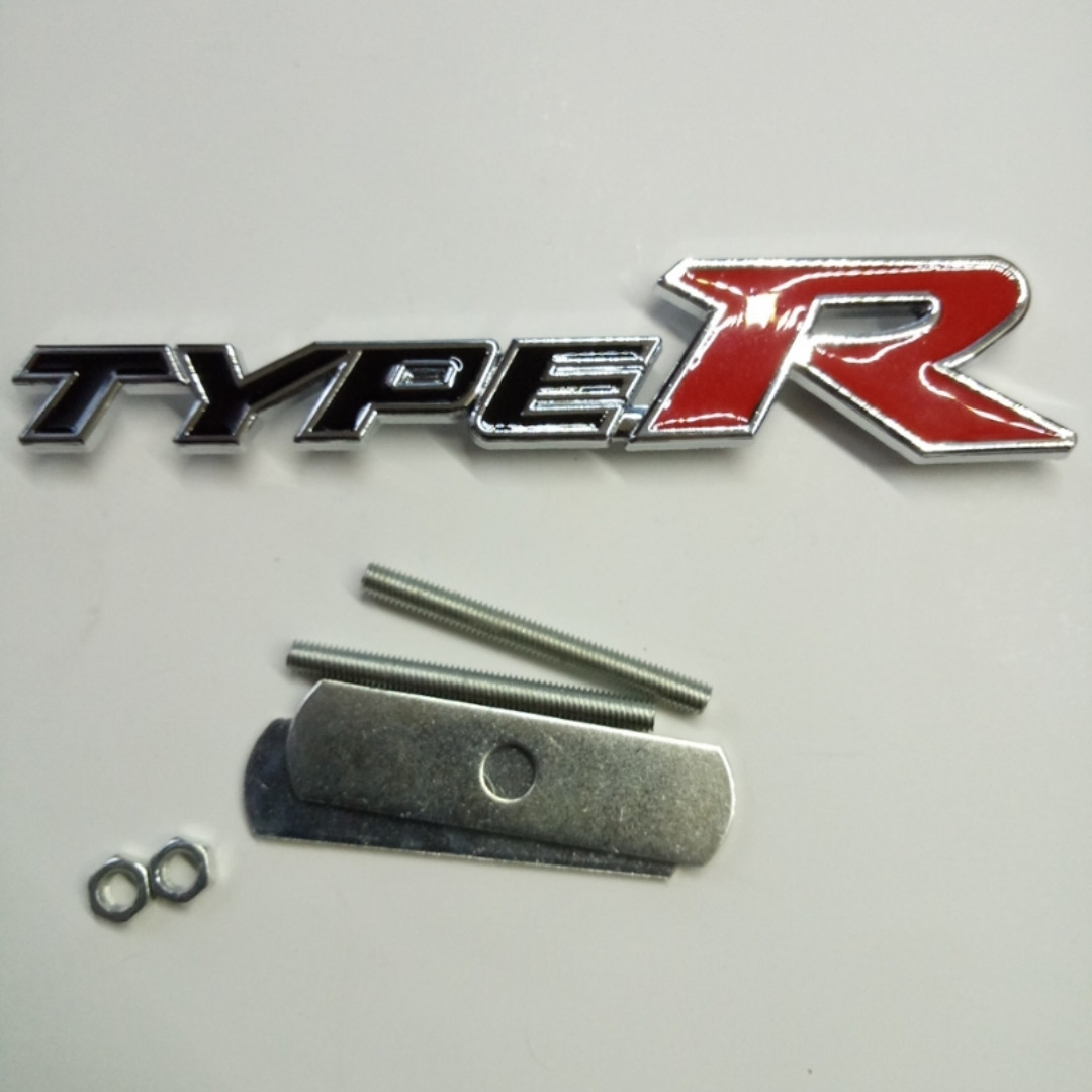 Шильдик напис Type R (чорний) на решітку радіатора