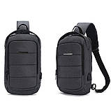 Чоловічий рюкзак на одне плече Ozuko 9042 Grey USB зарядкою зручний для повсякденного носіння дихаюча спинка, фото 2