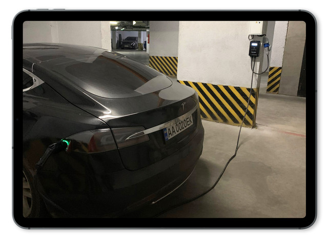 Зарядний пристрій OnCharger 40A Tesla