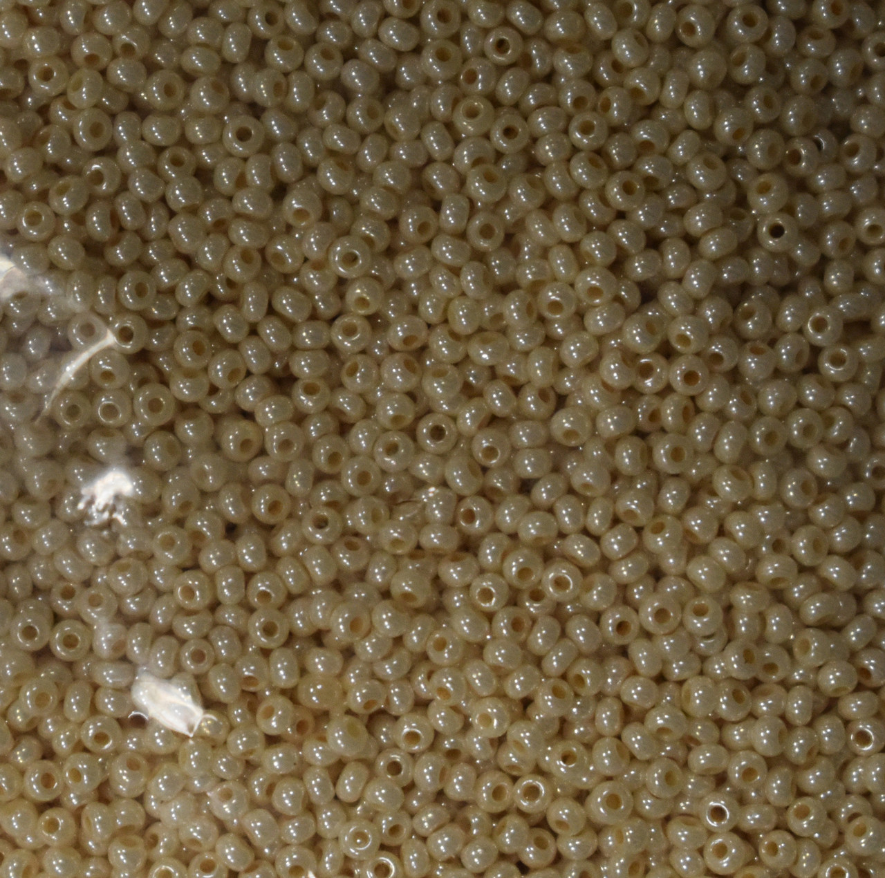 Бісер Preciosa 10/0 колір 46112 молочний 5г, фото 1