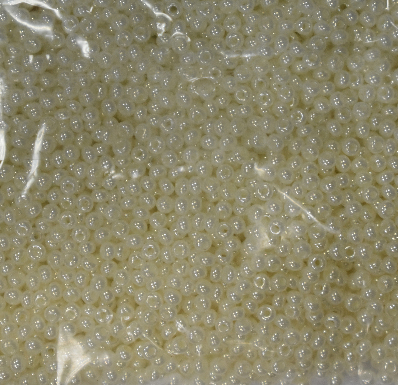 Бісер Preciosa 10/0 колір 47102 молочний 5г, фото 1