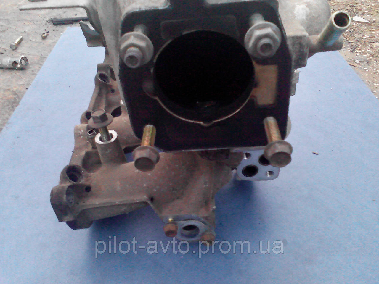 Впускной коллектор Z552-13-100A Mazda 323 BA 1.5 z5 - фото 3 - id-p164305220