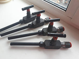 Відбірний пристрій тиску 16-70-ст20-МП з вентилем 15с54бк