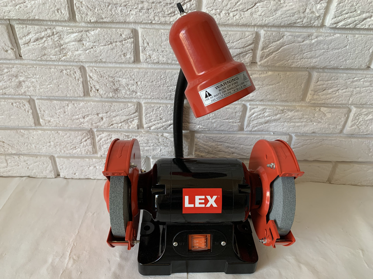 Точильний верстат Lex LXBG14 з підсвіткою: 1400 Вт: 150мм