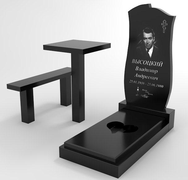 Стол и лавка из гранита на могиле