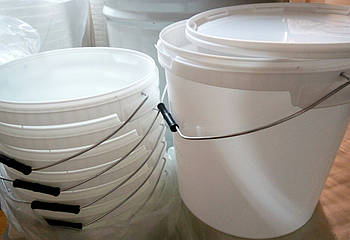 Відро біле 20л з металевою ручкою