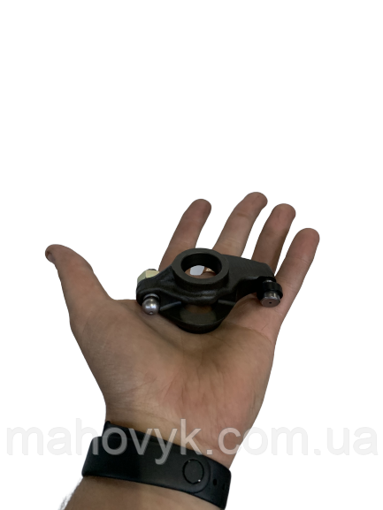 Коромысло впускного клапана 5259951/5257978/5259949/5257976/5259945