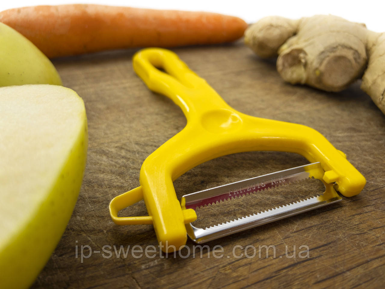 Ніж - економка для овочів одностороння.