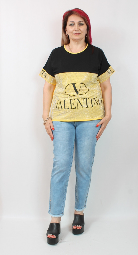 Турецька жіноча футболка Valentino зі стразами, батал 50-56