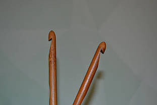 Гачок для в'язання бамбуковий, No8