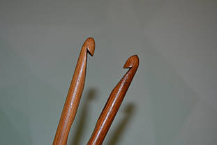 Гачок для в'язання бамбуковий, No9