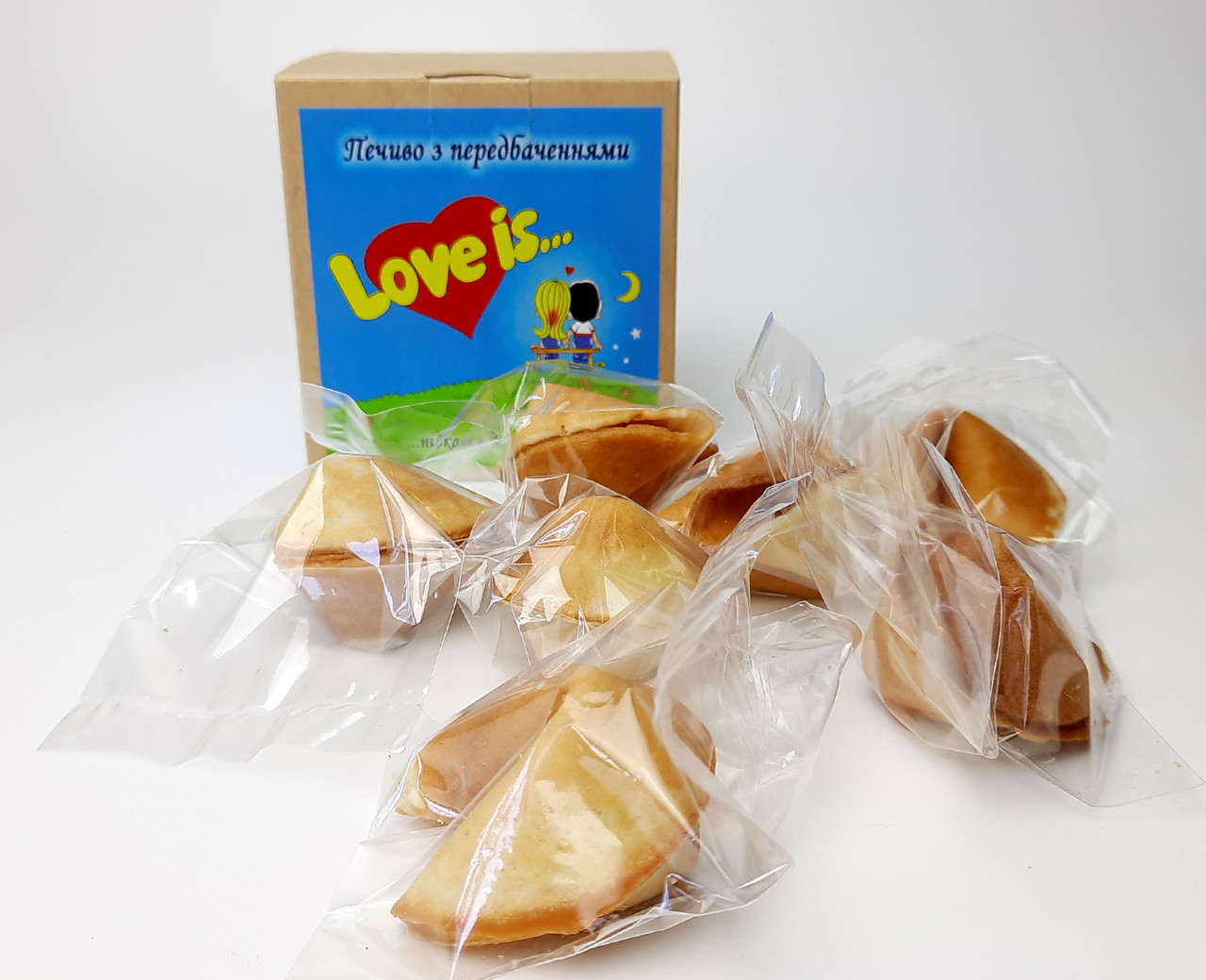 Печенье с пожеланиями "Love is" - Подарок для влюбленных - Подарок на 14 февраля День Святого Валентина - фото 3 - id-p1217924501