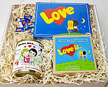 Набір жіночий "Love is" - печиво з передбаченнями, набір шоколаду, консервовані шкарпетки, жуйки, фото 9