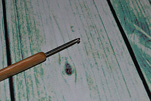 Гачок для в'язання сталевий із дерев'яною ручкою No2,5