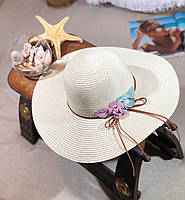 Широкополая пляжная легкая женская шляпа с аппликацией из цветов