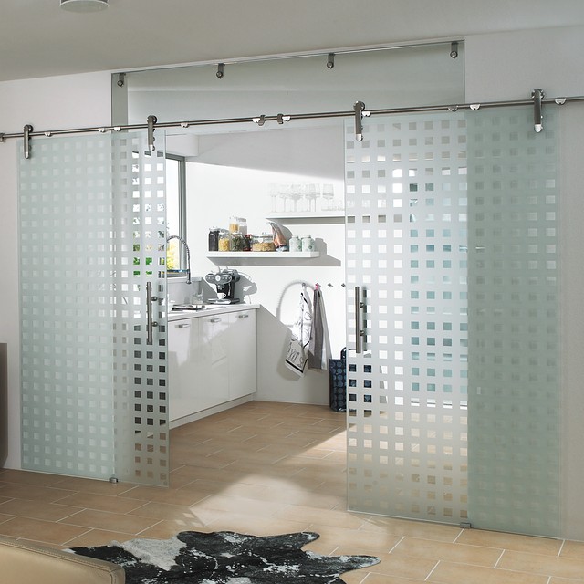 Розсувні скляні двері 2-стулкові з матового загартованого скла або з візерунком 10 мм