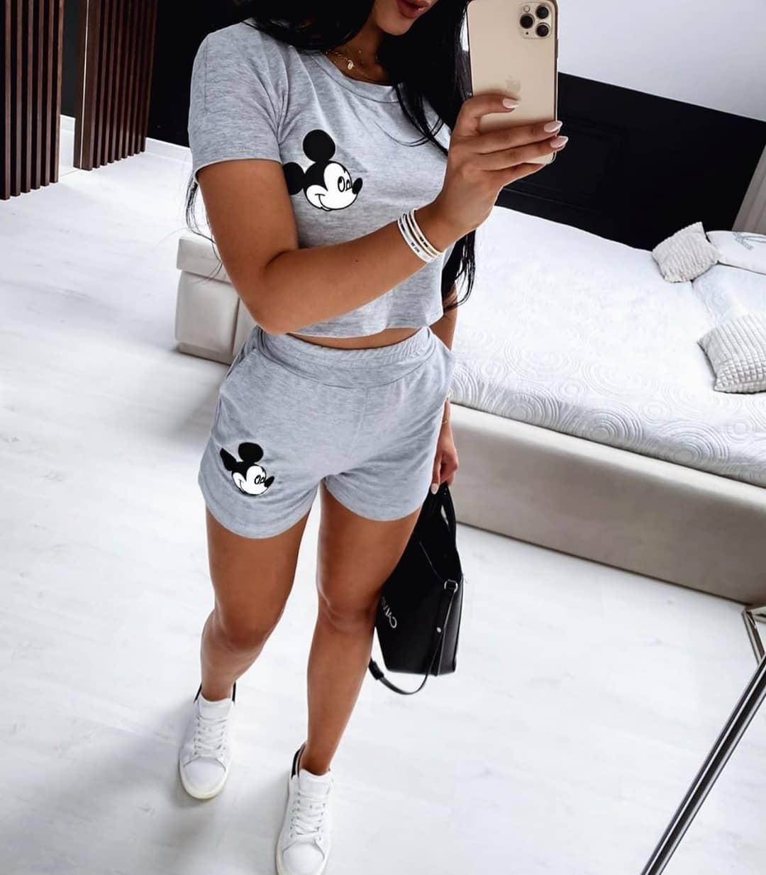 Жіночий модний костюм з Mickey Mouse Коротка футболка і шорти