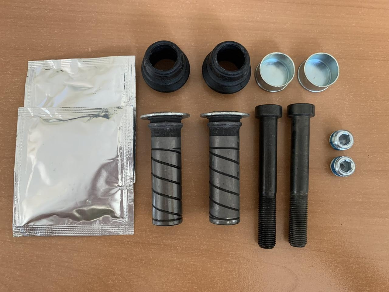 Ремкомплект супорту заднього напрямного IVECO (095.612/93161037)