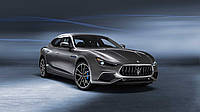 Maserati представила гібридний седан Ghibli