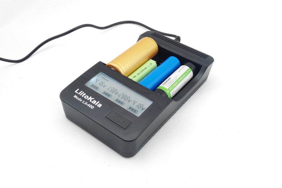 Універсальний зарядний пристрій Liitokala Lii-400 4 канали, Ni-Mh/Li-ion 220V/12V Powerbank LCD