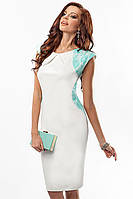 Праздничное белое платье по фигуре с вставками изумрудного гипюра Enny