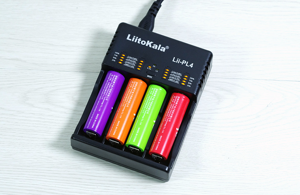 Универсальное зарядное устройство Liitokala Lii-PL4 4 канала Ni-Mh/Li-ion/LiFePO4 220V/12V LED - фото 7 - id-p1219917135