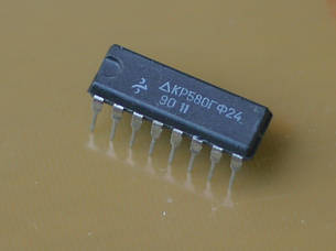 КР580ГФ24 (Intel 8224)  генератор тактовых імпульсів DIP-16